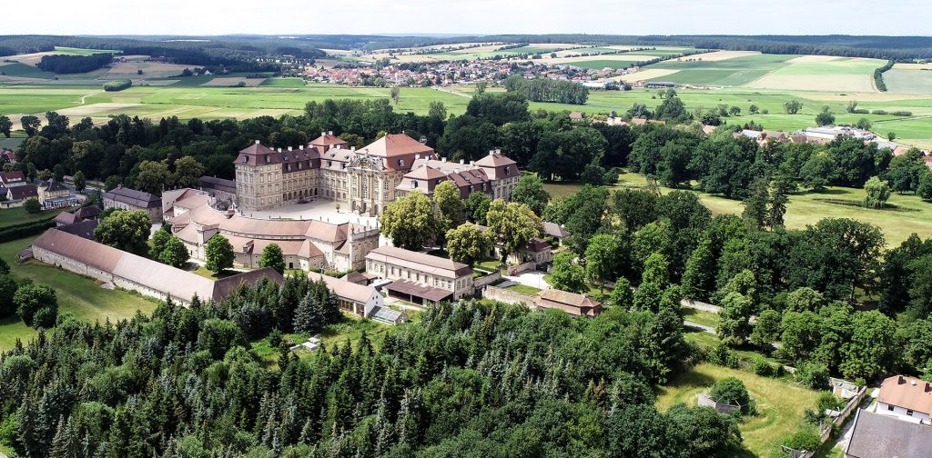 Schloss Weissenstein mit Park